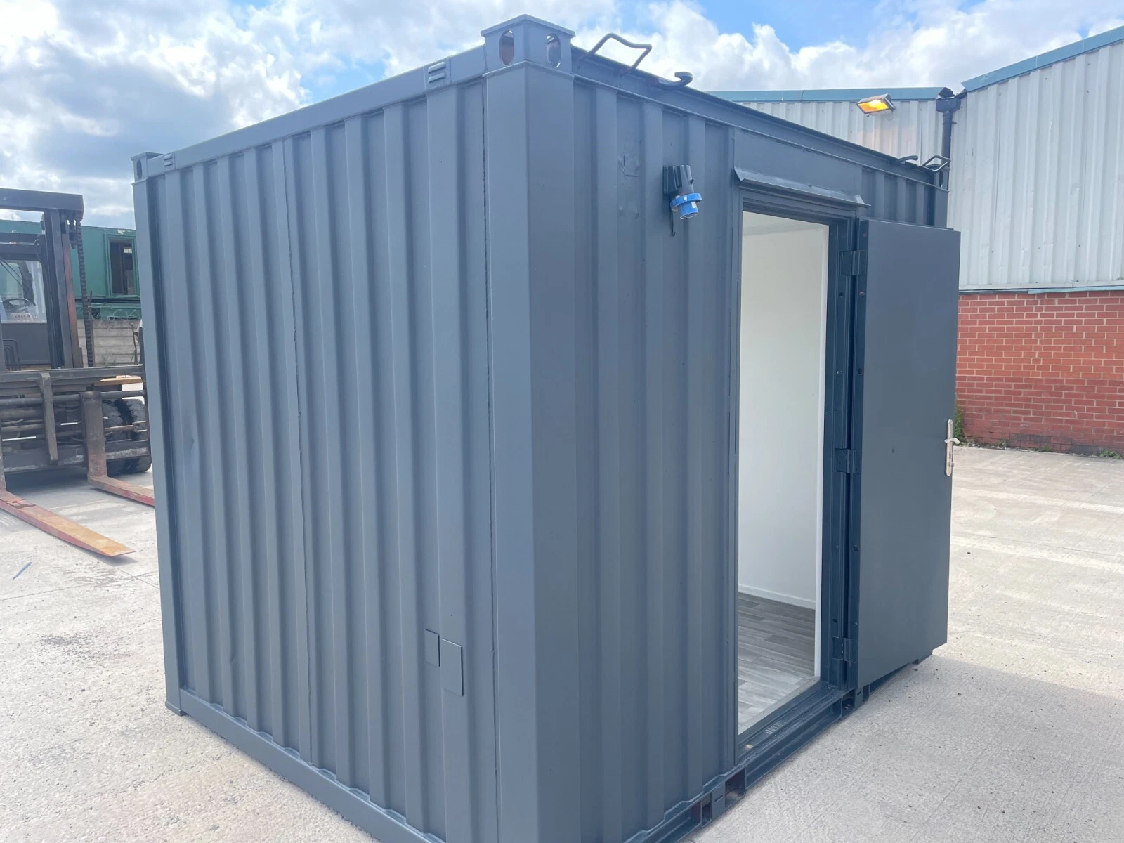 10×8 ft Small Office Container, High Security — view 4