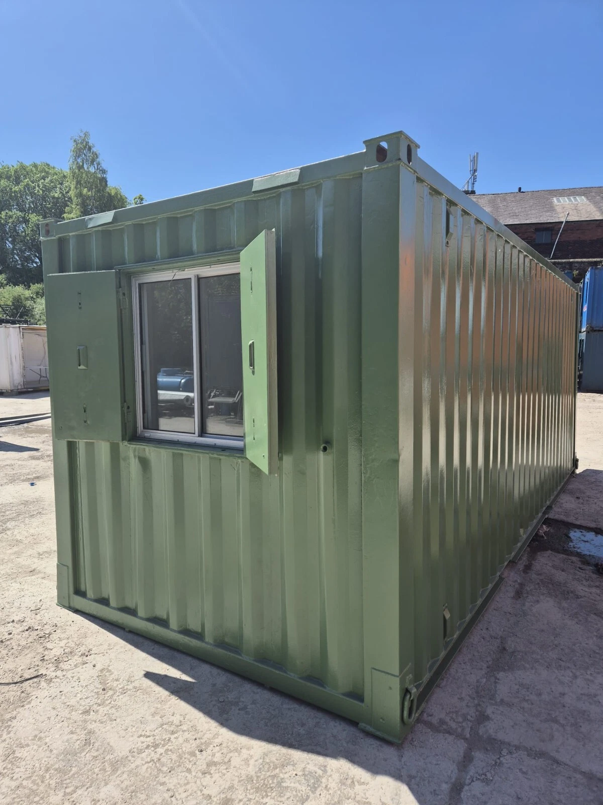 20 x 8 AV Open plan office green — view 7
