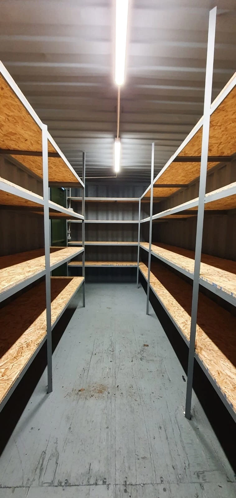 20 x 8Ft 9ft 6 high cube Container, With Anti Condensation, Lighting & Shelving. — view 4