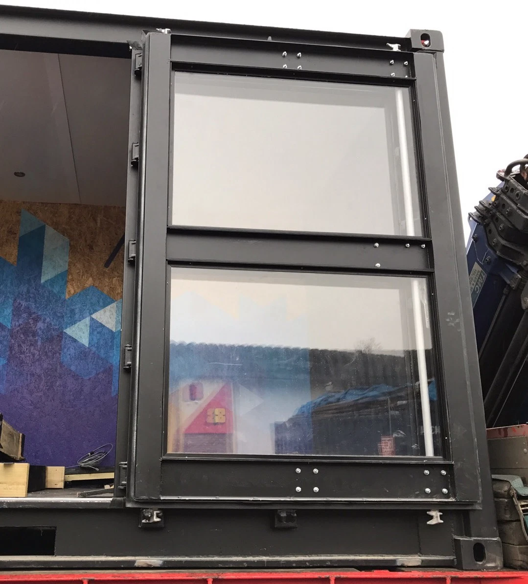 20ft Container With Glass Windows — view 3