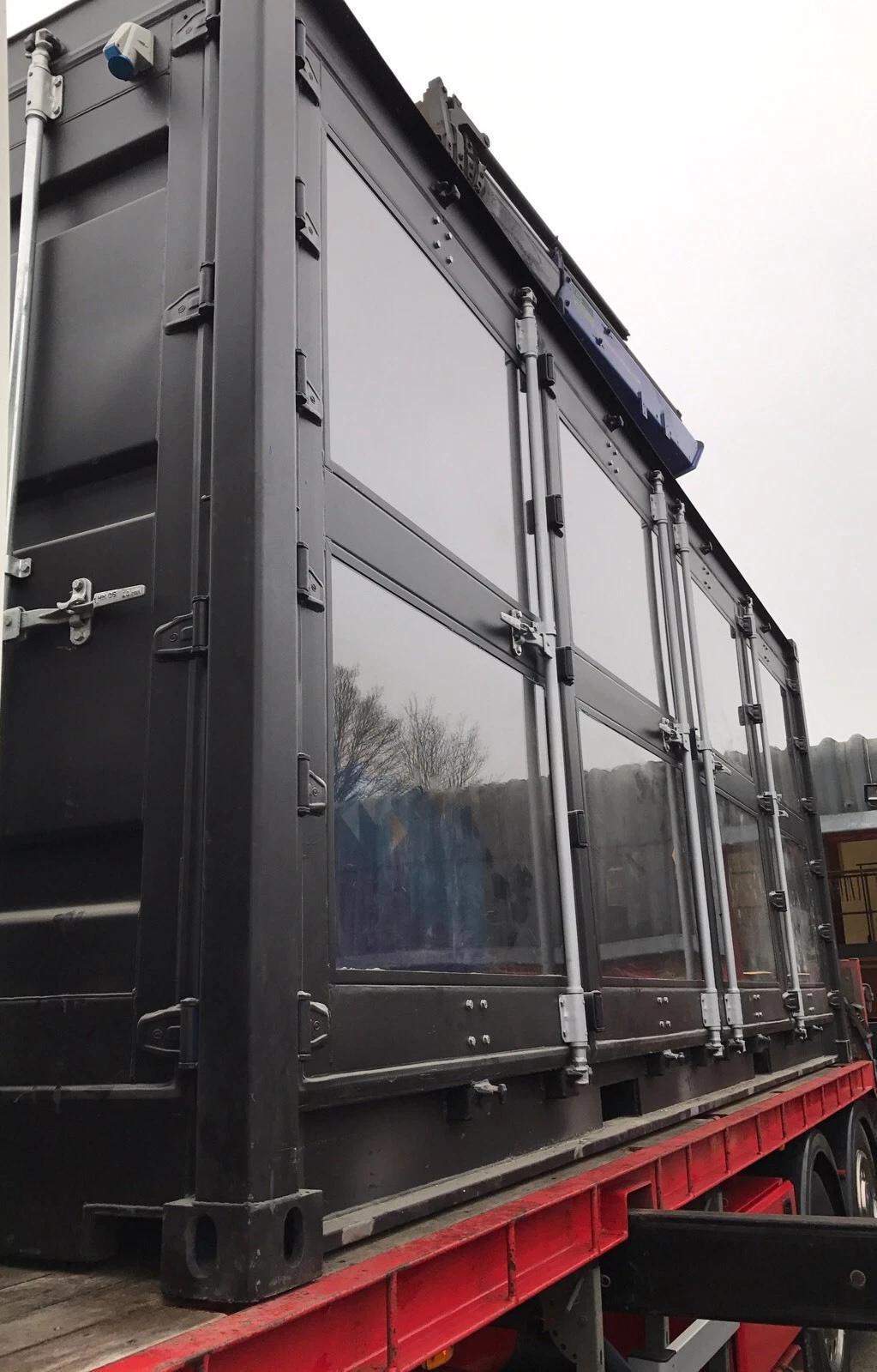 20ft Container With Glass Windows — view 5