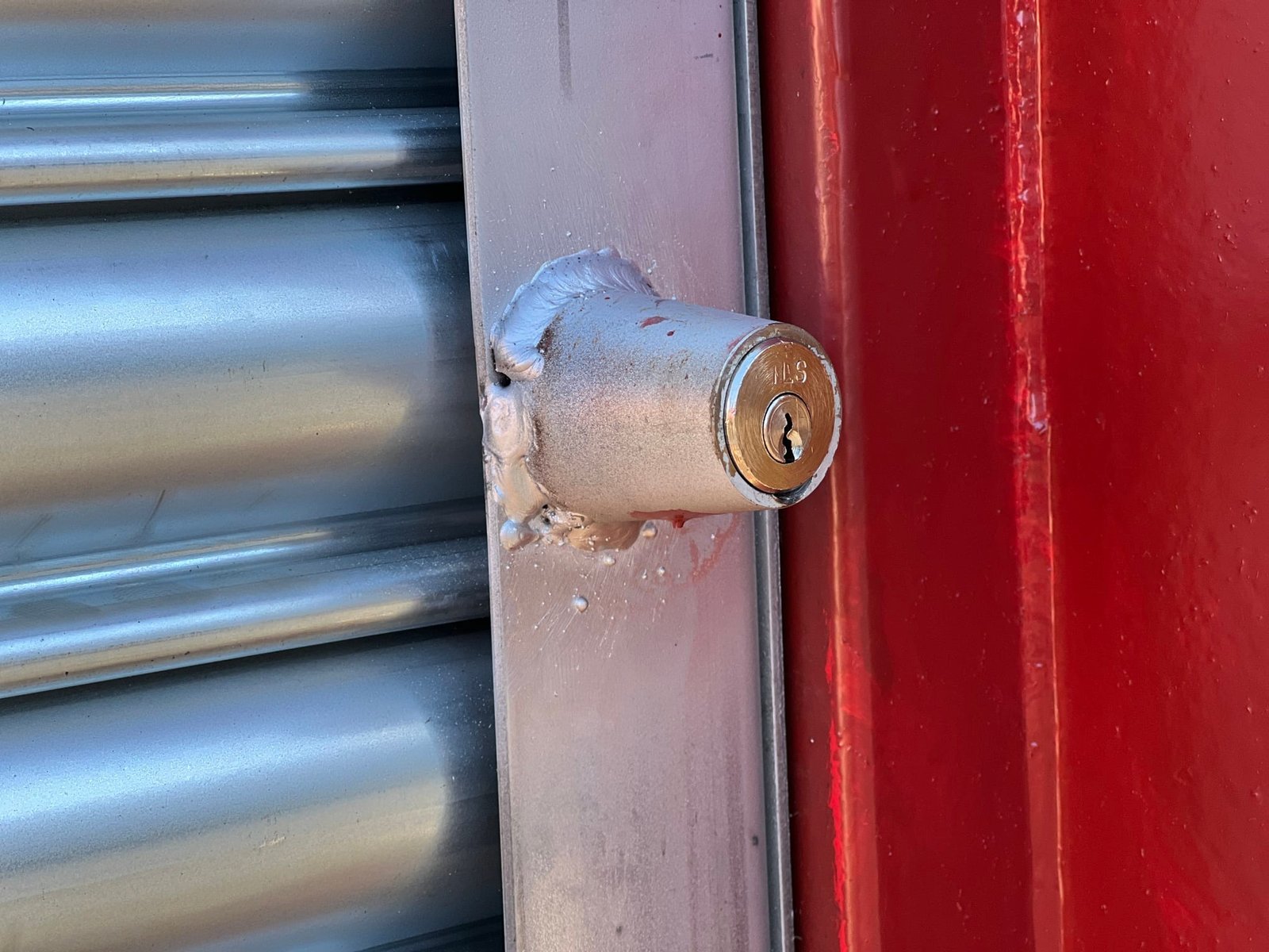 20ft Shipping Container with Roller Shutter Door For Sale — view 4