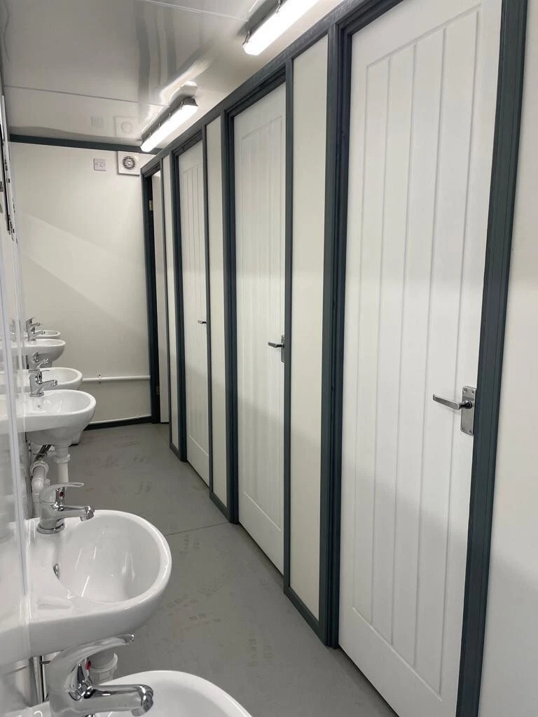 20ft x 8ft Shipping Container Toilet Block – Reading