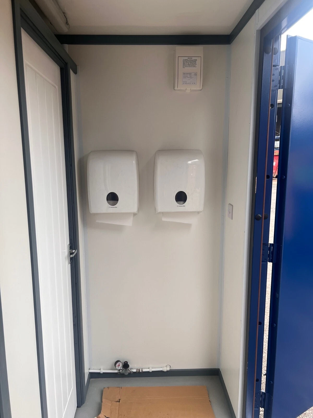 20ft x 8ft Shipping Container Toilet Block – Reading — view 2