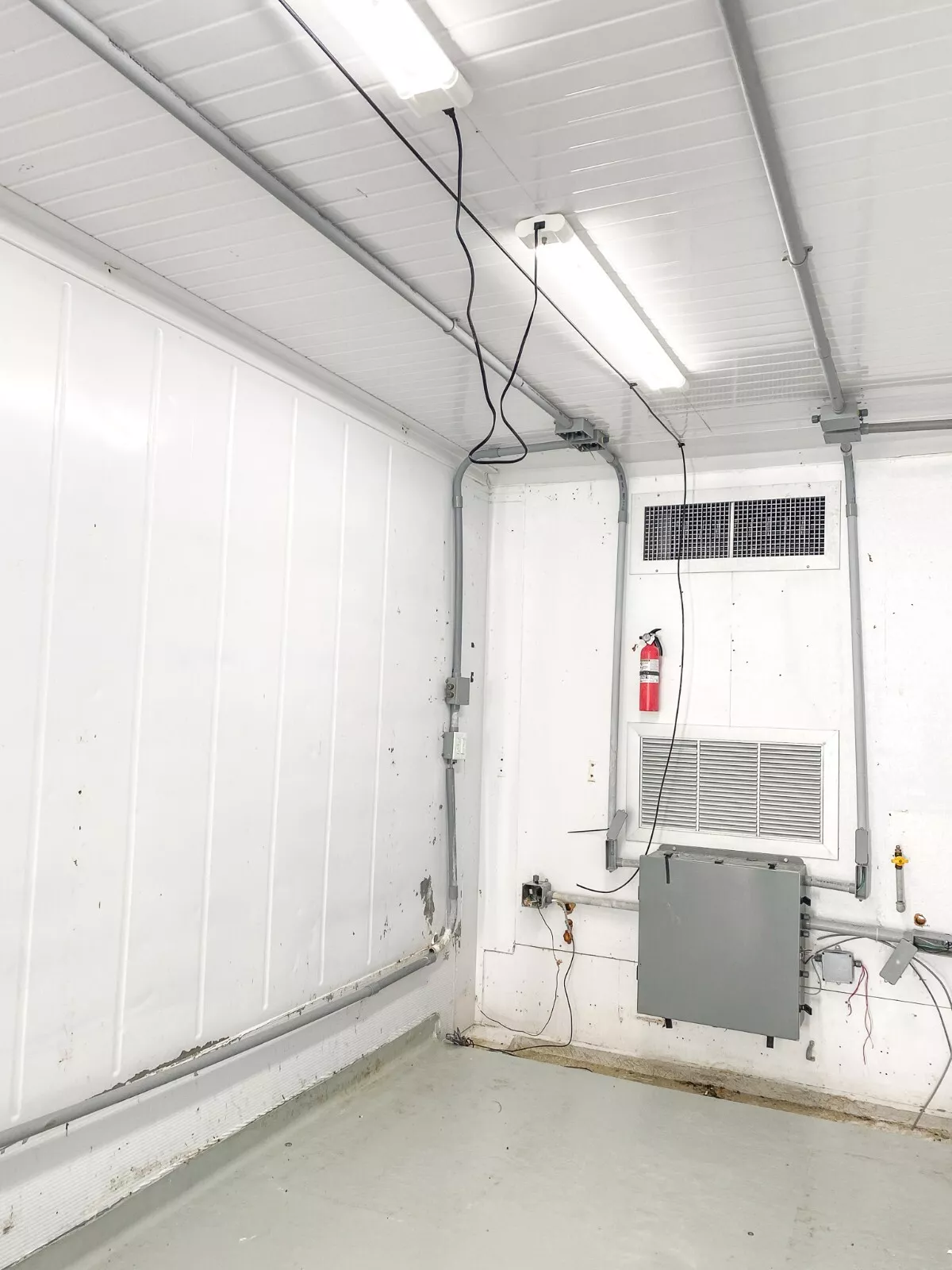 40 Foot High Cube Insulated Shipping Container with 5 Ton Bard HVAC — view 6