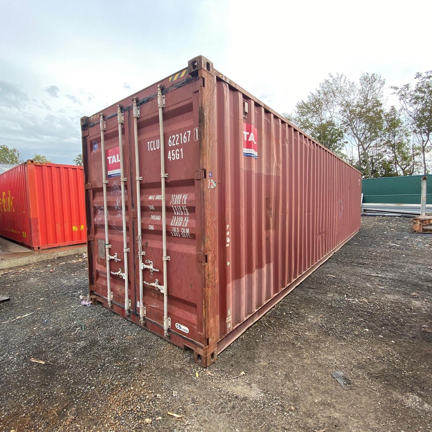 Clean 40ft Shipping Container. — view 2